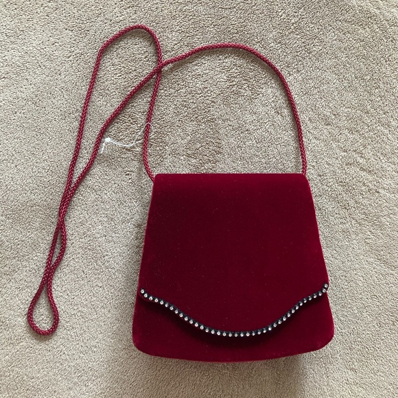 Purse - Picture 1 of 8